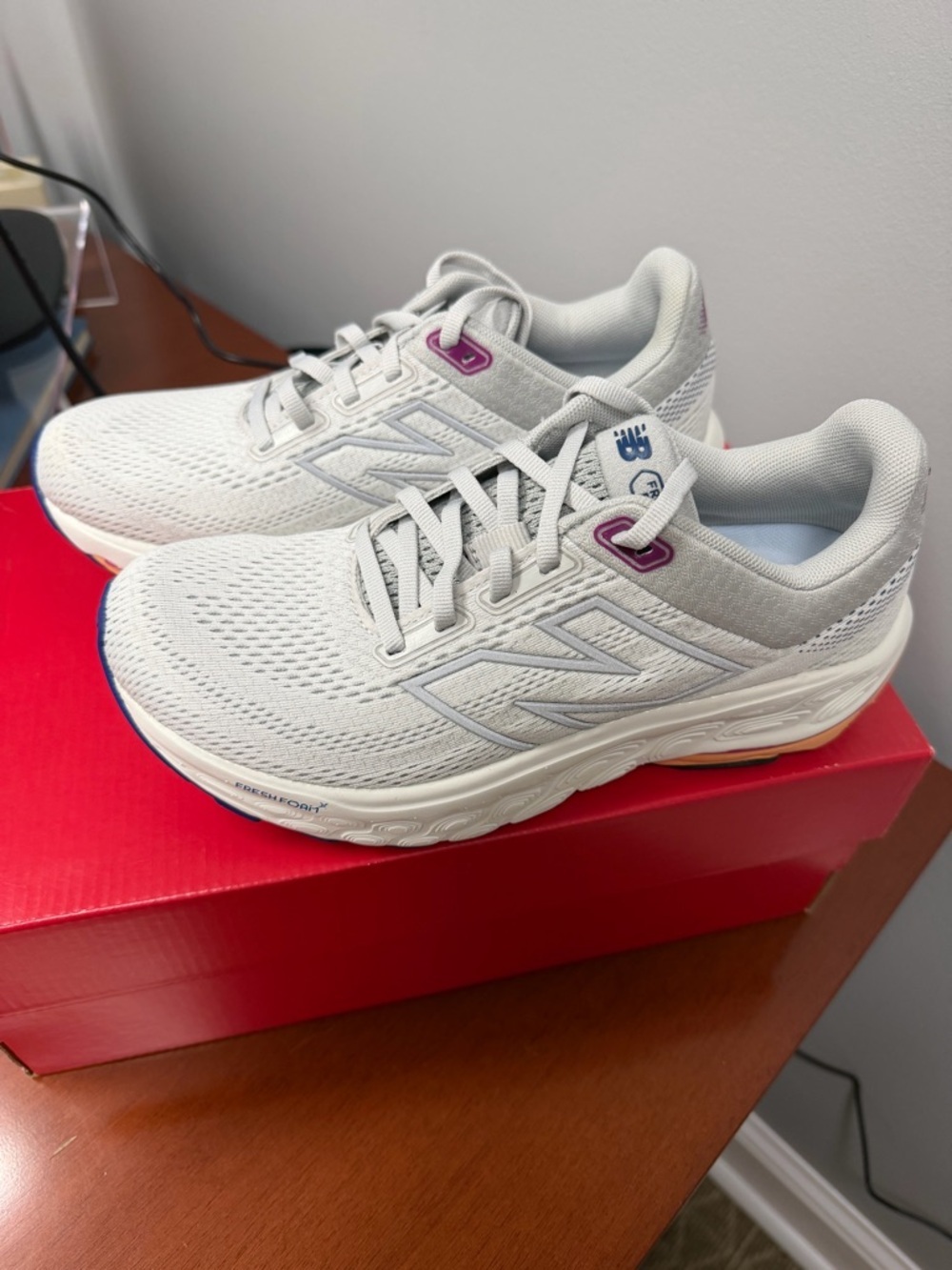 Women's New Balance 860v14 - Picture 3 of 5